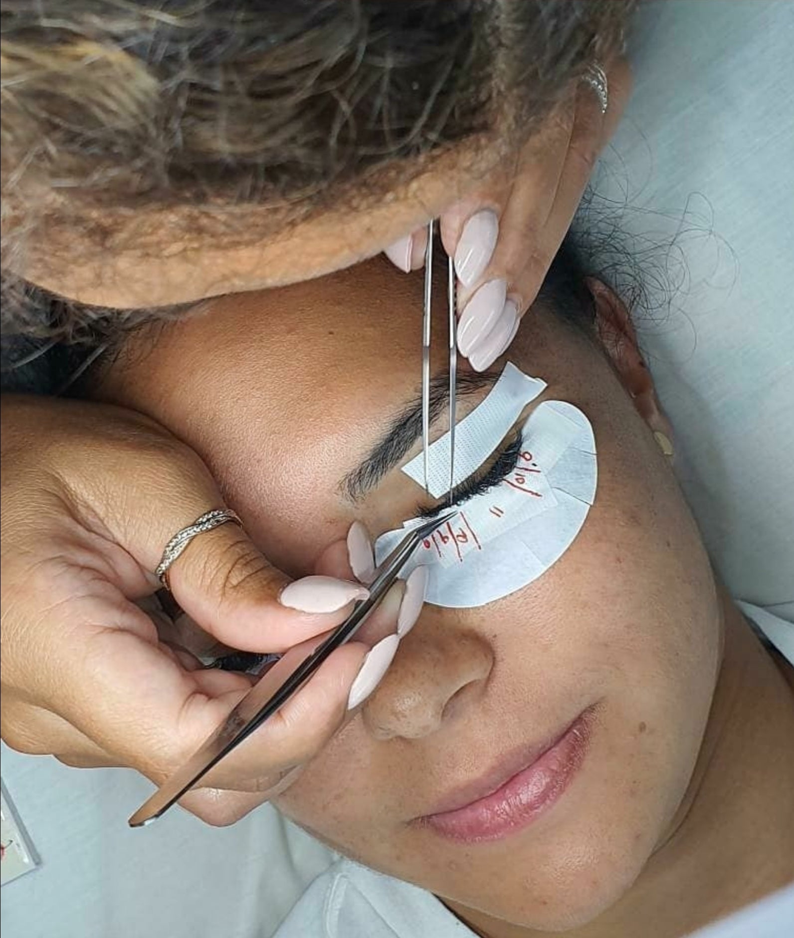 WAGGA WAGGA Cashmere Ellipse Russian Volume Masterclass