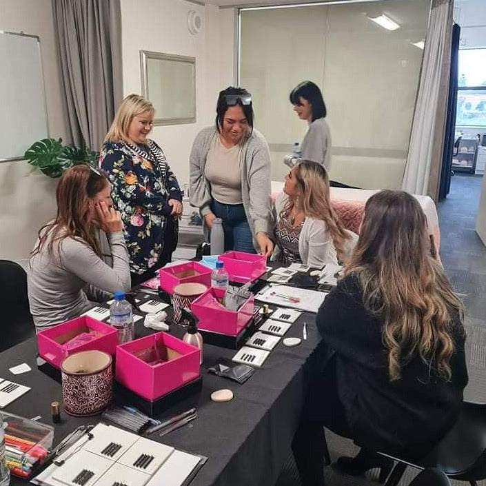 WAGGA WAGGA Cashmere Ellipse Russian Volume Masterclass