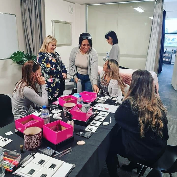 TOWNSVILLE: Cashmere Ellipse Russian Volume Masterclass